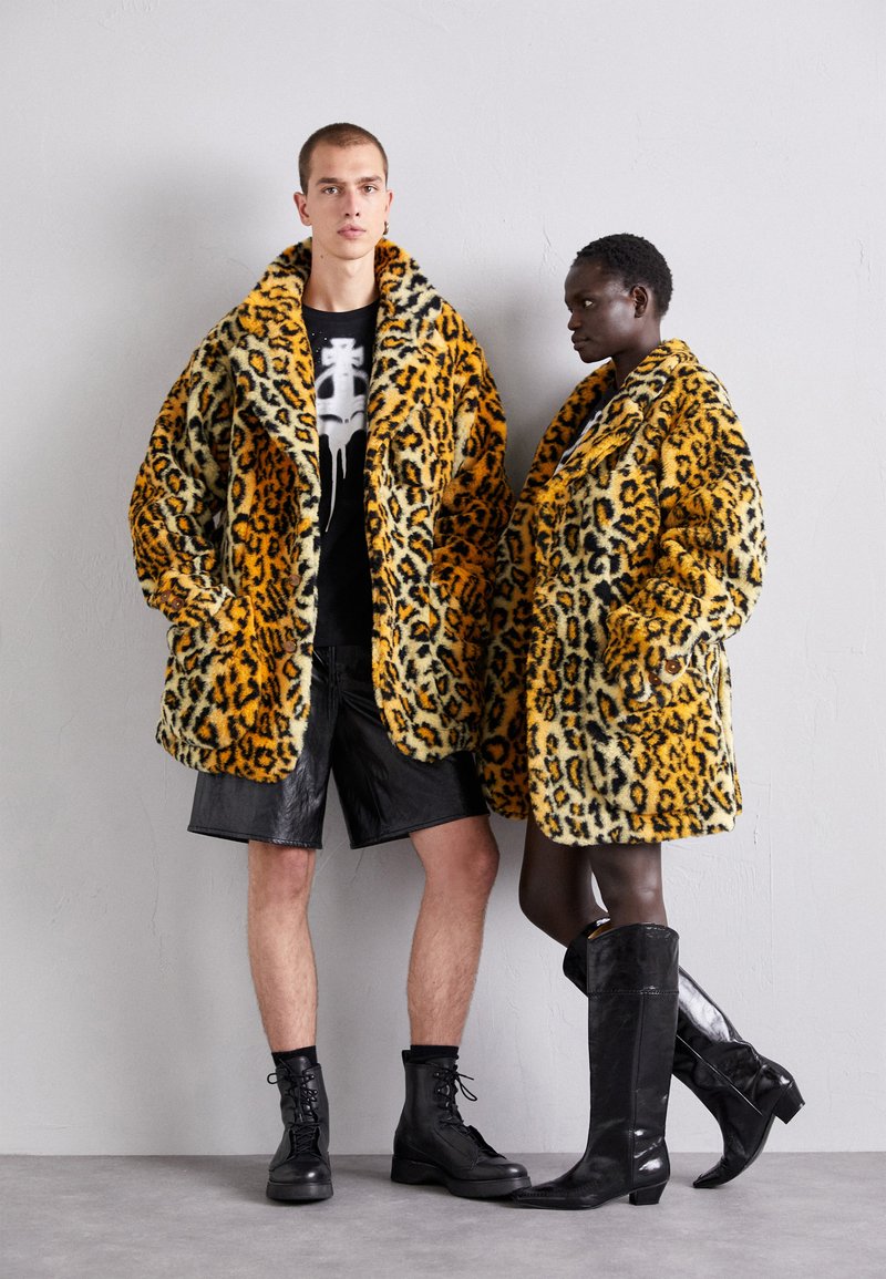 Vivienne Westwood WITTGENSTEIN UNISEX - Short coat - leopard/multi  