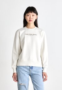 Calvin Klein Jeans INSTITUTIONAL GRAPHIC - Melegítőfelső - ivory