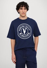 Versace Jeans Couture Triko s potiskem - blu