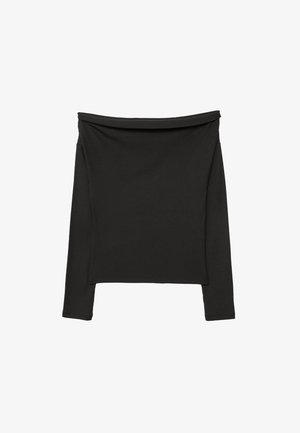 Top noir à manches longues côtelé avec un large décolleté bardot, présentant une silhouette ajustée et une texture douce.