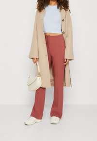 ONLY Tygbyxor - brown