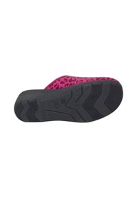 Zoccolo rosa slip-on con tomaia a stampa leopardata, dotato di suola spessa in gomma nera con motivo a chevron per una migliore trazione.