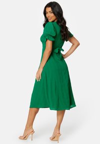 Bubbleroom V-NECK BUTTONED MIDI DRESS - Denní šaty - dark green