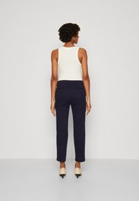 GAP DOWNTOWN - Kalhoty - navy uniform