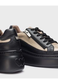 WONDERS TYLER  - Trainers - black