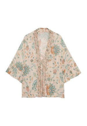 Kimono floral en tejido color crema claro con patrones en turquesa y óxido, con un acabado de encaje y cierre de lazo, mangas anchas y corte relajado.