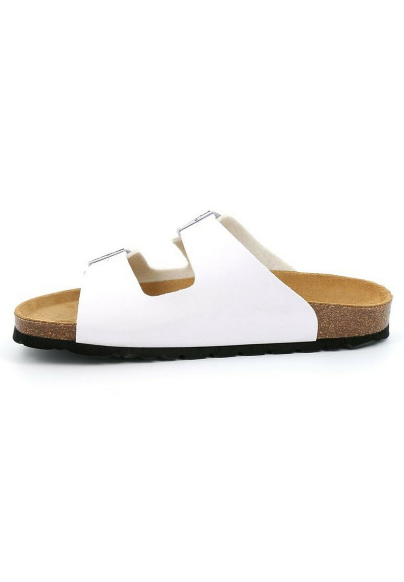 Infradito bianchi con due cinturini regolabili, soletta in sughero e suola in gomma nera, caratterizzati da una finitura liscia e un design minimalista.