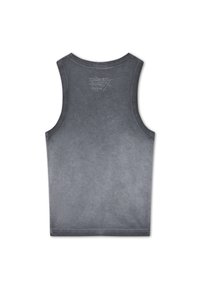 Grå ærmeløs tanktop med teksten "Don Ed Hardy designs" trykt nær den øverste midte af ryggen.