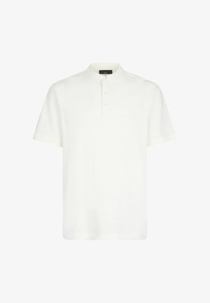 Weißes kurzärmeliges Poloshirt mit Stehkragen und dreiknöpfiger Knopfleiste vor schlichtem Hintergrund.