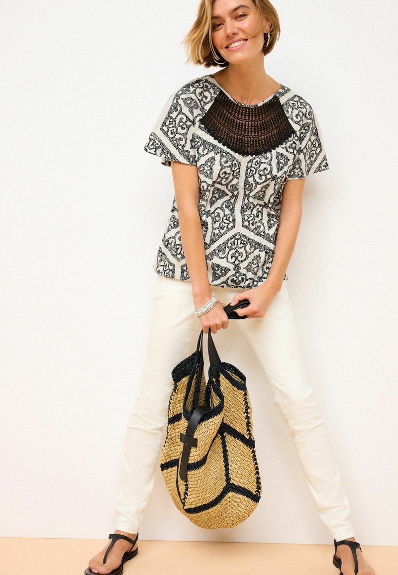 Next REGULAR FIT - Printtipaita - black white