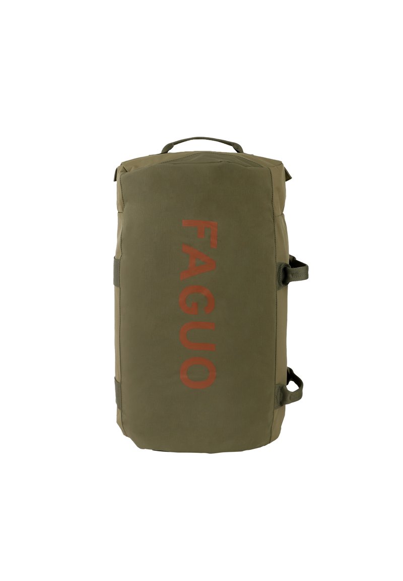 Zaino in tessuto verde con forma cilindrica, caratterizzato da un logo arancione "FAGUO" sulla parte frontale e cinghie di compressione laterali.
