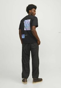 Jack & Jones T-shirt med print - black