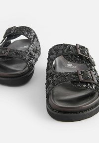 Next Papuci - black