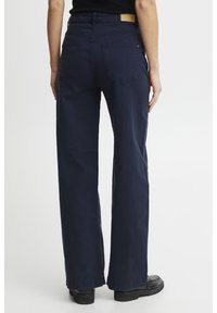 Fransa FRTWILL HANNA PA - Flared Jeans - navy blazer/blau - Zalando.ch