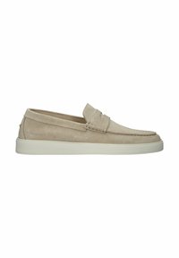 Světle béžové semišové slip-on boty s kulatou špičkou, zdobené švy a bílou gumovou podrážkou, s nízkým profilem.