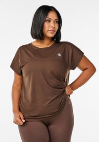 Active by Zizzi - Basic T-shirt - hot fudge Thumbnail Image 1