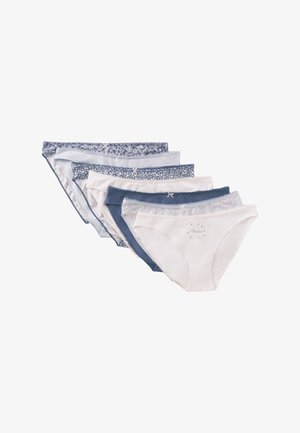 Set di sei mutandine femminili in diverse tonalità di blu e bianco. Presentano rifiniture floreali e a motivi, con dettagli in pizzo e fiocchi. Materiale cotone.