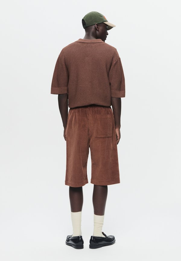 BRETT - Shorts - potting soil2