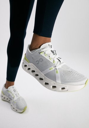 Zapatillas running asfalto - white