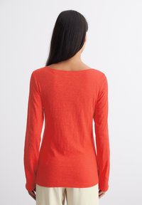 Marc O'Polo LONG SLEEVE BOAT NECK - Topper langermet - poppy red