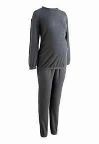 Graues, geripptes Umstandsmoden-Loungewear-Set mit langen Ärmeln, einem abgerundeten Ausschnitt und elastischen Bündchen an Oberteil und Hose.
