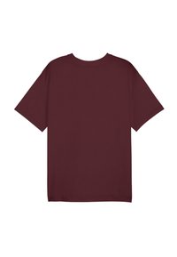 Plain maroon short-sleeve t-shirt with crew neck shown from the back on a white background.