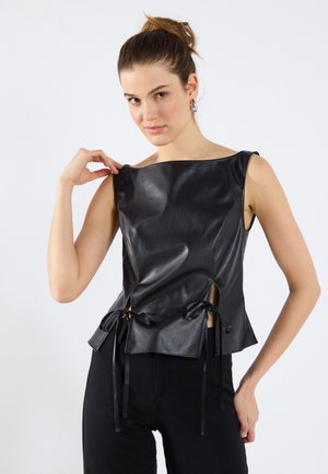 Top - black