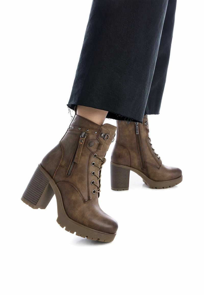 Refresh Botines con plataforma - taupe