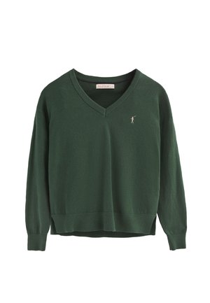  Maglione a maglia verde scuro con scollatura a V, maniche lunghe e polsini a costine. Presenta un piccolo ricamo del logo sul petto. Texture morbida.