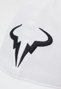 Nike Performance RAFA CLUB UNISEX - Sapka - white/black