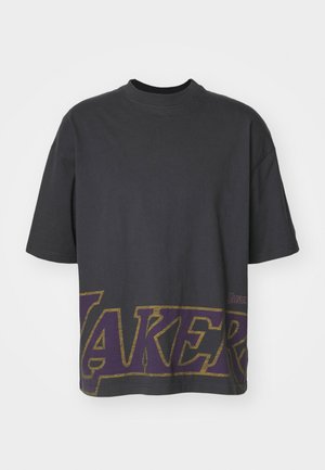 New Era NBA LOS ANGELES LAKERS OVERSIZED T-SHIRT - Sports T-shirt - black