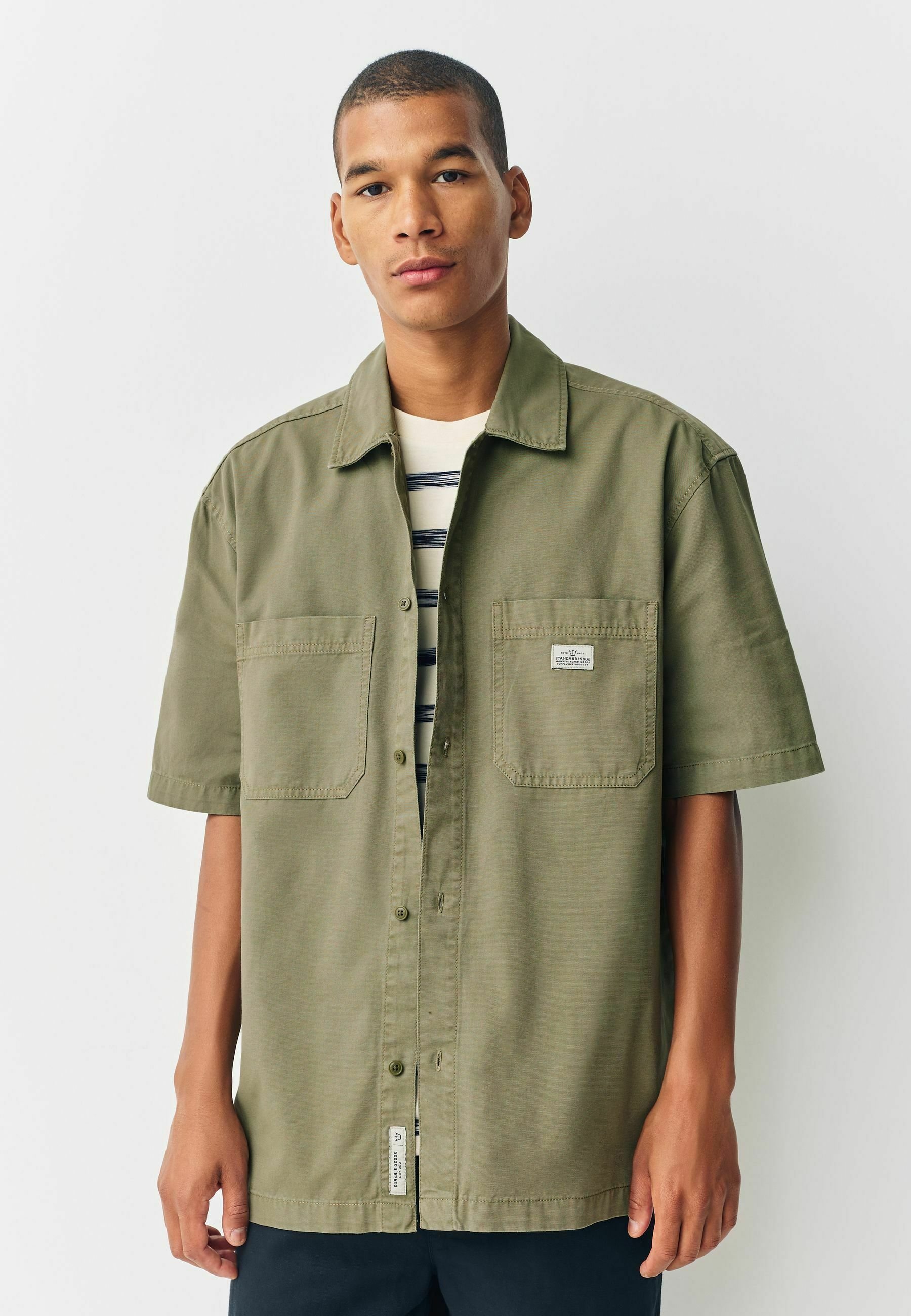 Next REGULAR FIT - SHORT SLEEVE - Shirt - sage green/green - Zalando Next REGULAR FIT - SHORT SLEEVE - Shirt - sage green/green - Zalando