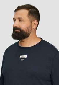 s.Oliver Langarmshirt - navy