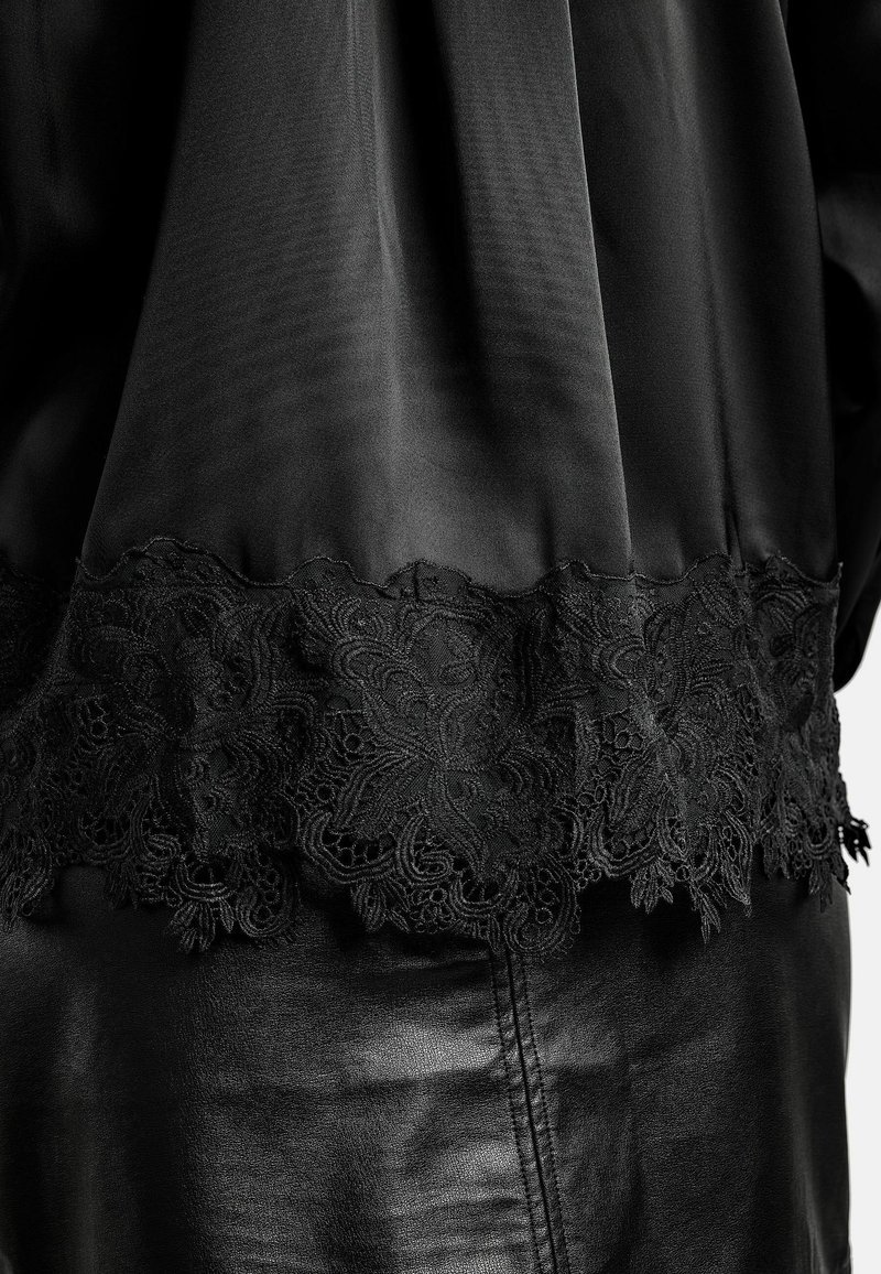 Liberté Essentiel BOLINE - Button-down blouse - black - Zalando