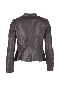 Brun læderjakke med en tætsiddende silhuet, peplum-kant og lange ærmer. Har sømdetaljer langs ryggen og skuldrene.