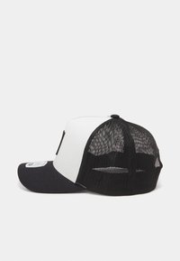 Brixton ALPHA BLOCK UNISEX - Lippalakki - off white/black