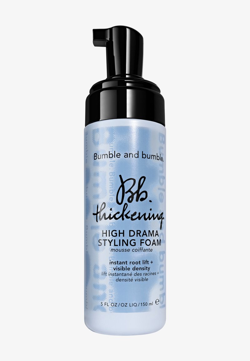 Bumble and Bumble Thickening High Drama -muotoiluvaahtopullo mustalla pumppulla, sinisellä etiketillä, 150 ml, välittömään juurituen nostoon ja näkyvään tiheykseen.