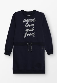 Granatowa sukienka dresowa z srebrnym napisem "pokój, miłość i jedzenie", ściągacze na rękawach, regulowany ściągacz w talii oraz gładka tekstura.