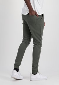 Alpha Industries JOGGER  - Tepláky - dark olive
