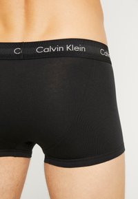Calvin Klein Underwear LOW RISE TRUNK STRETCH 3 PACK - Cuecas boxer - black