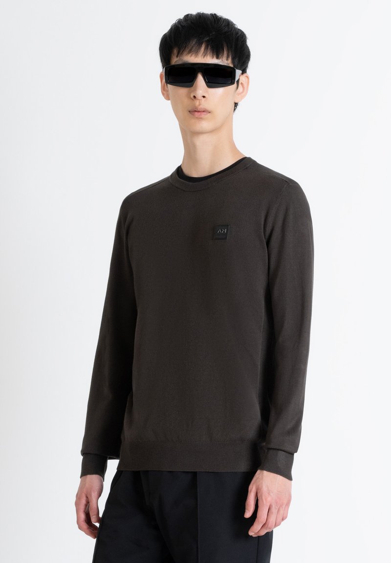 Antony Morato WITH LOGO PATCH - Jersey de punto - dark army