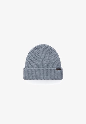 Harmaa neulottu beanie, jossa on ribboitunut pinta ja käännettävä reunus. Sivussa pieni logotarra. Valmistettu pehmeästä langasta.