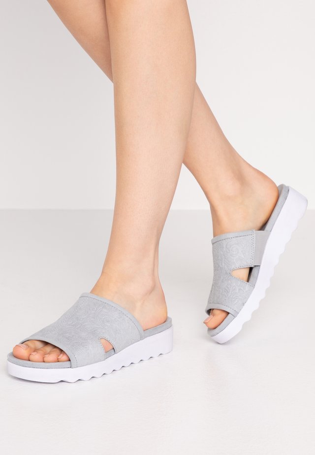 SLIDES - Sandalias planas - bleu emboss