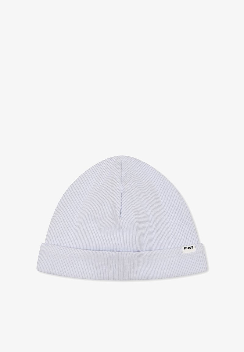 Lichtblauwe geribbelde beanie met een omgeslagen rand, met een klein wit label met "BOSS" aan de zijkant. Zachte textuur en een snug fit.