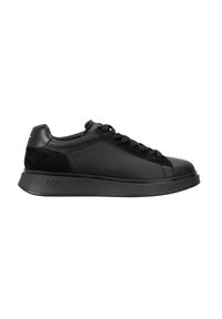 Adidași negri cu partea superioară joasă, realizată din panouri de piele și suede, cu sistem de închidere cu șireturi și talpă din cauciuc texturat.