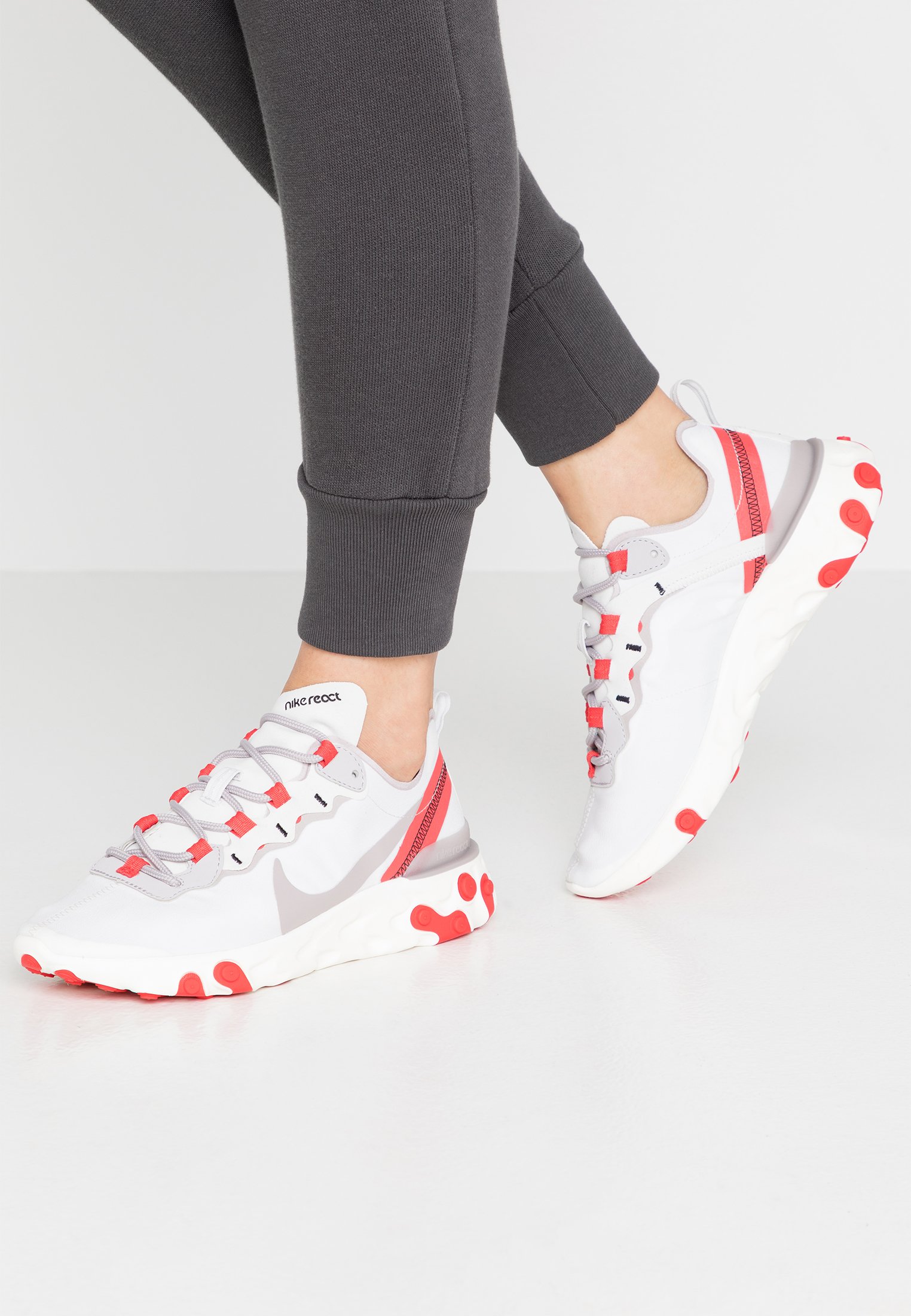 nike react element 55 lila