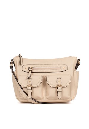 Beżowa skórzana torba listonoszka z regulowanym paskiem, przednią kieszonką na suwak i dwoma kieszeniami na klapę z klamrami.