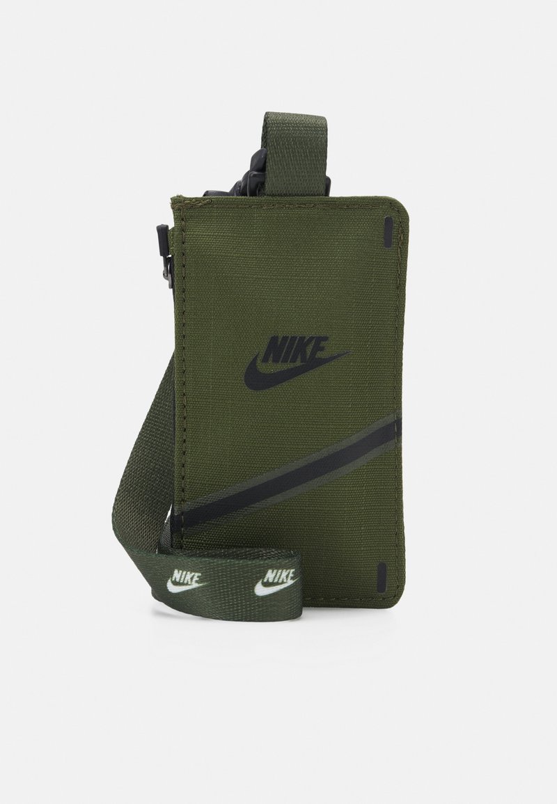 Nike Sportswear LANYARD BADGE ZIP UNISEX Wallet rough green/black/dark green Zalando.ie