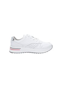 Białe sneakersy z perforowaną cholewką, sznurowadłami i amortyzowaną podeszwą. Posiadają szaro-czarną podeszwę oraz czerwono-czarne paski akcentujące na śródpodeszwie.