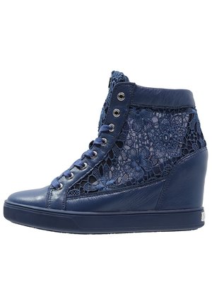 Korkeavartiset tennarit - blue